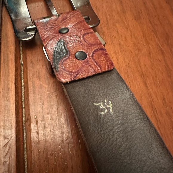 EUC Kippys Swarovski Belt